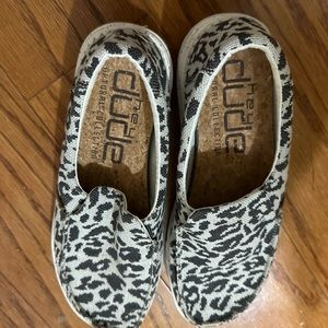 Hey Dude cheetah print loafers